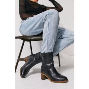 Free People Tabby Ankle Boots Black Smooth Leather Size US 8 NIB Chic Block Heel